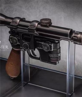 Han Solo DL-44 Life Size Replica - Star Wars