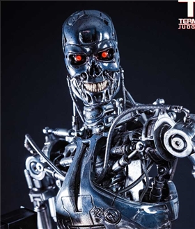Terminator-2-Judgment-Day-T-800-Endoskeleton