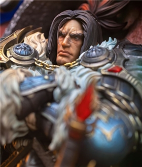 Hearthstone Varian Wrynn Art Statue
